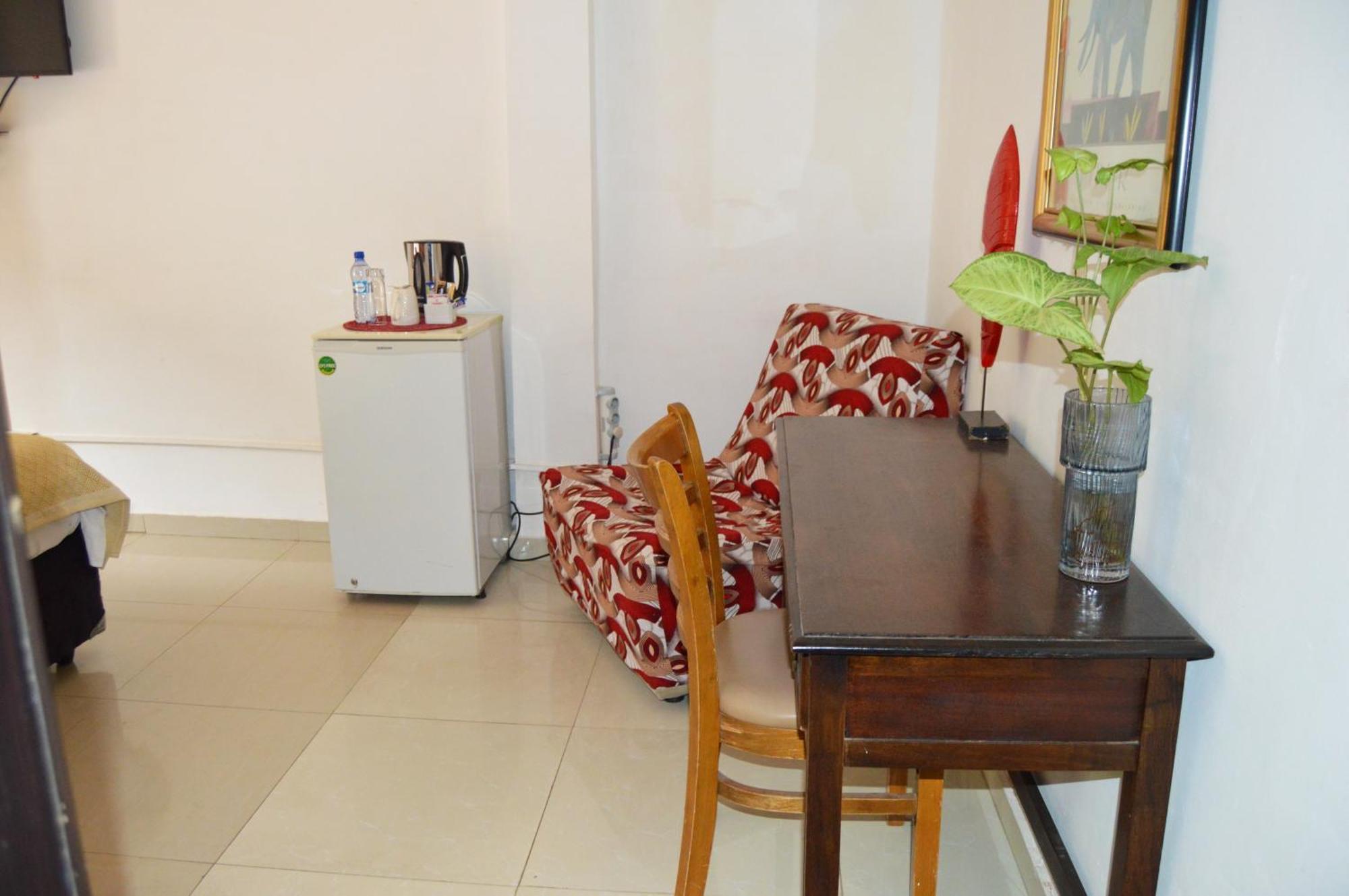 Bougainvilla Boutique Hotel & Restaurant 루붐바시 외부 사진