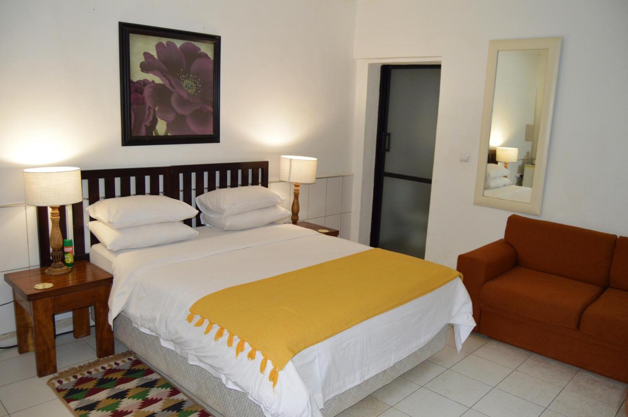 Bougainvilla Boutique Hotel & Restaurant 루붐바시 외부 사진