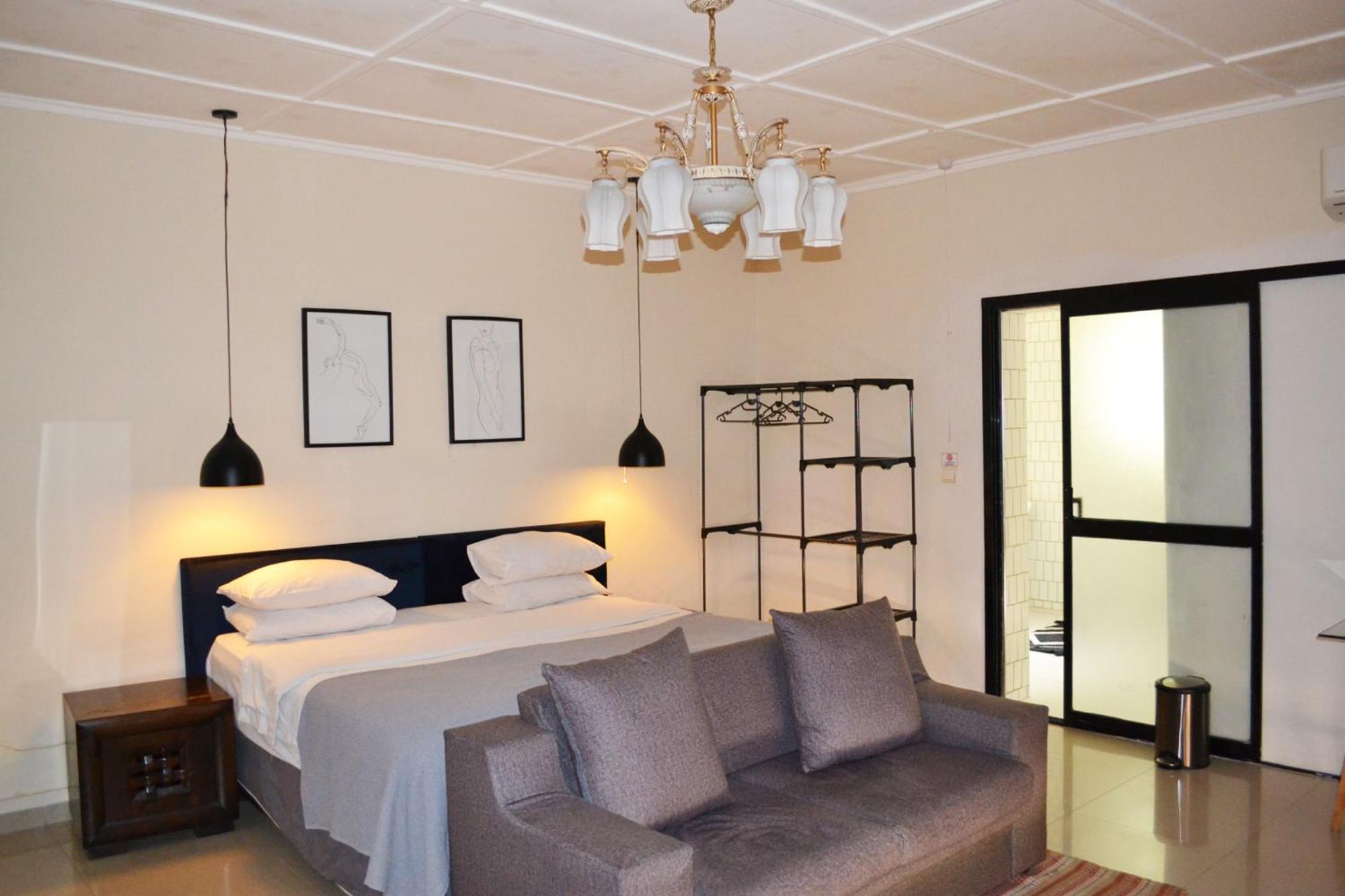 Bougainvilla Boutique Hotel & Restaurant 루붐바시 외부 사진